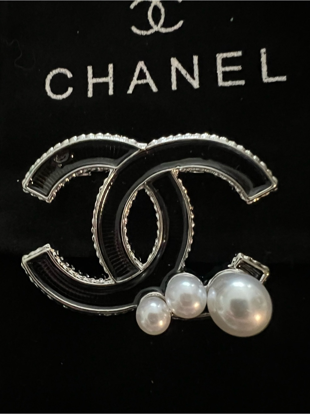 CHANEL Black Enamel Double-C Brooch with Faux Pearls - Picture 3 of 7